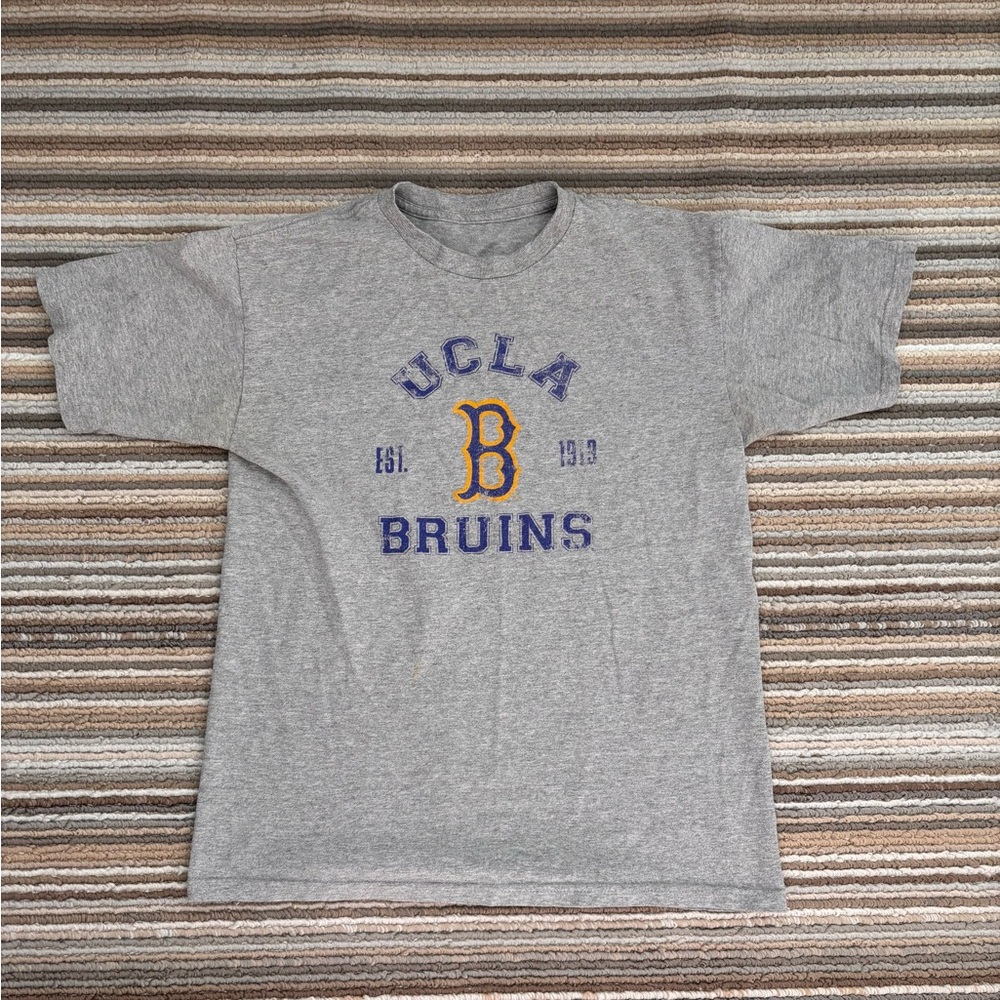 Vintage UCLA Bruins graphic tee